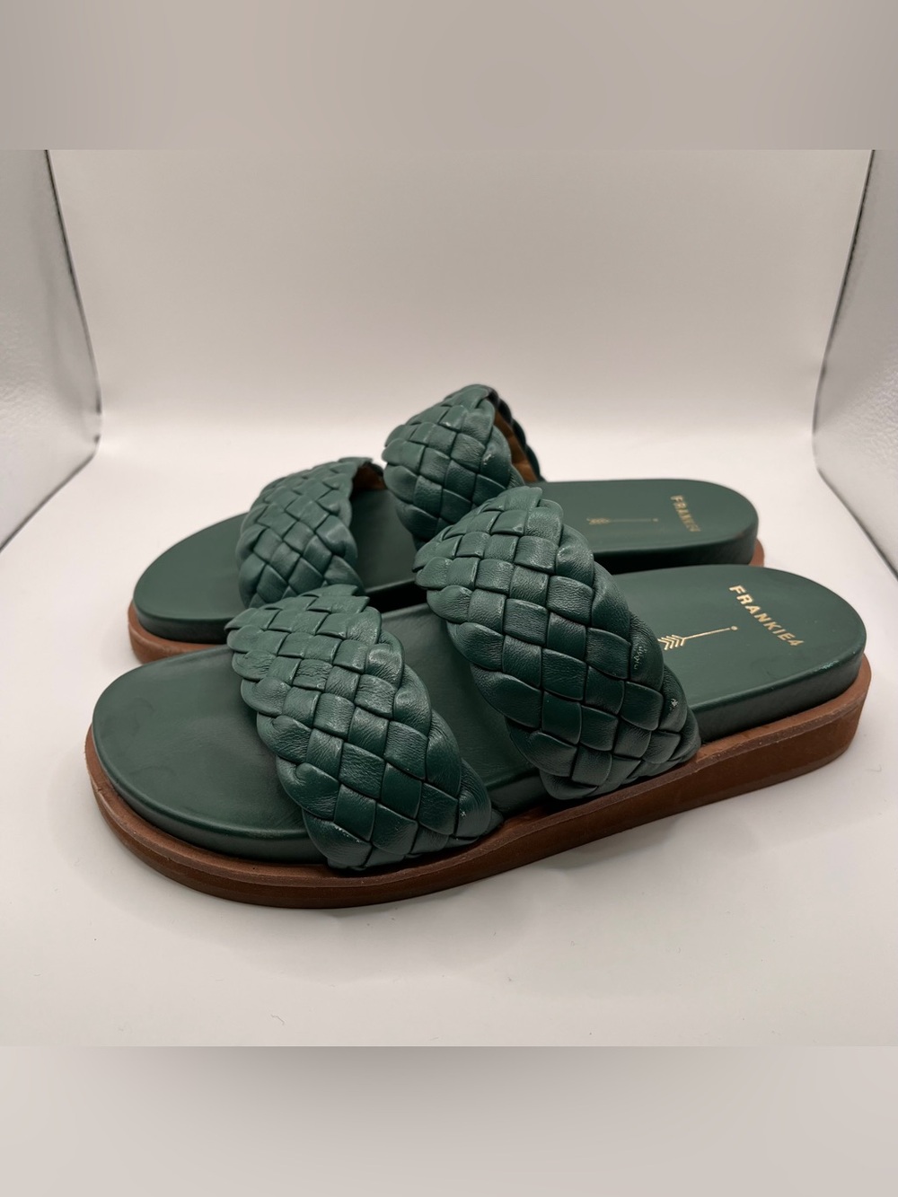 FRANKIE4 Malone woven leather slides in emerald green size 6 EUC - Picture 4 of 7